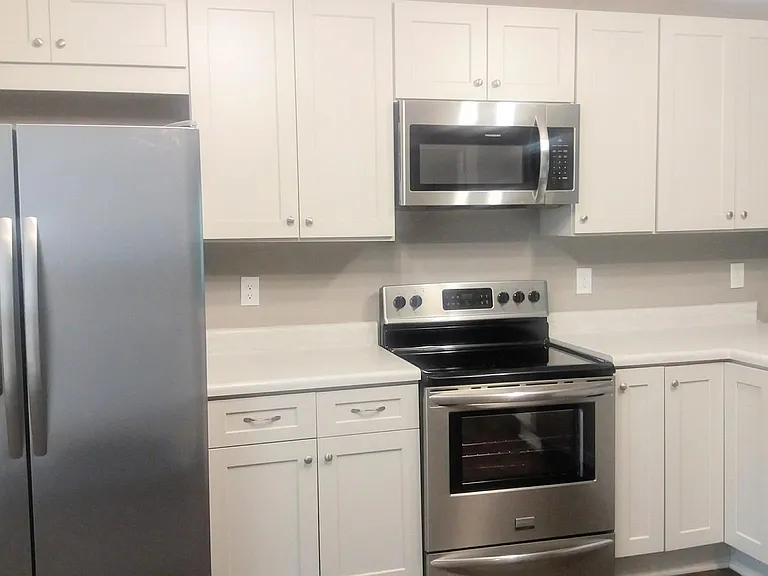 184 Strickland Ave — Photo 2