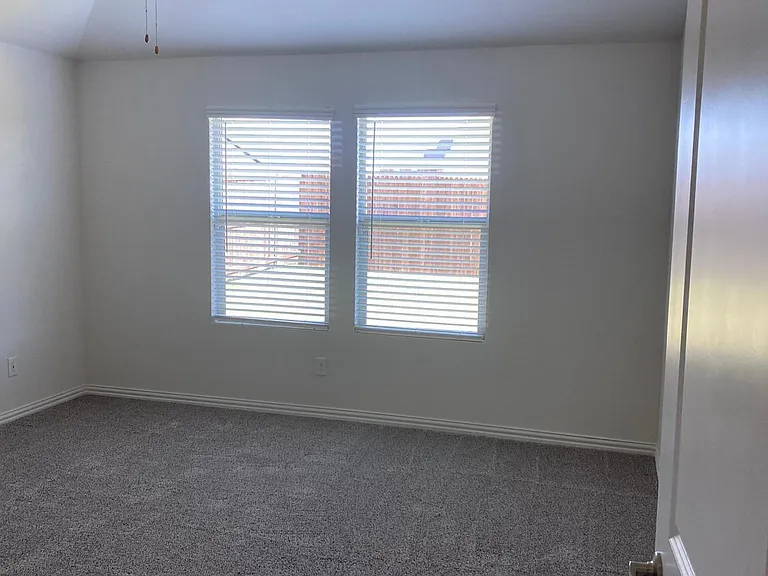 514 Janette Ct — Photo 8