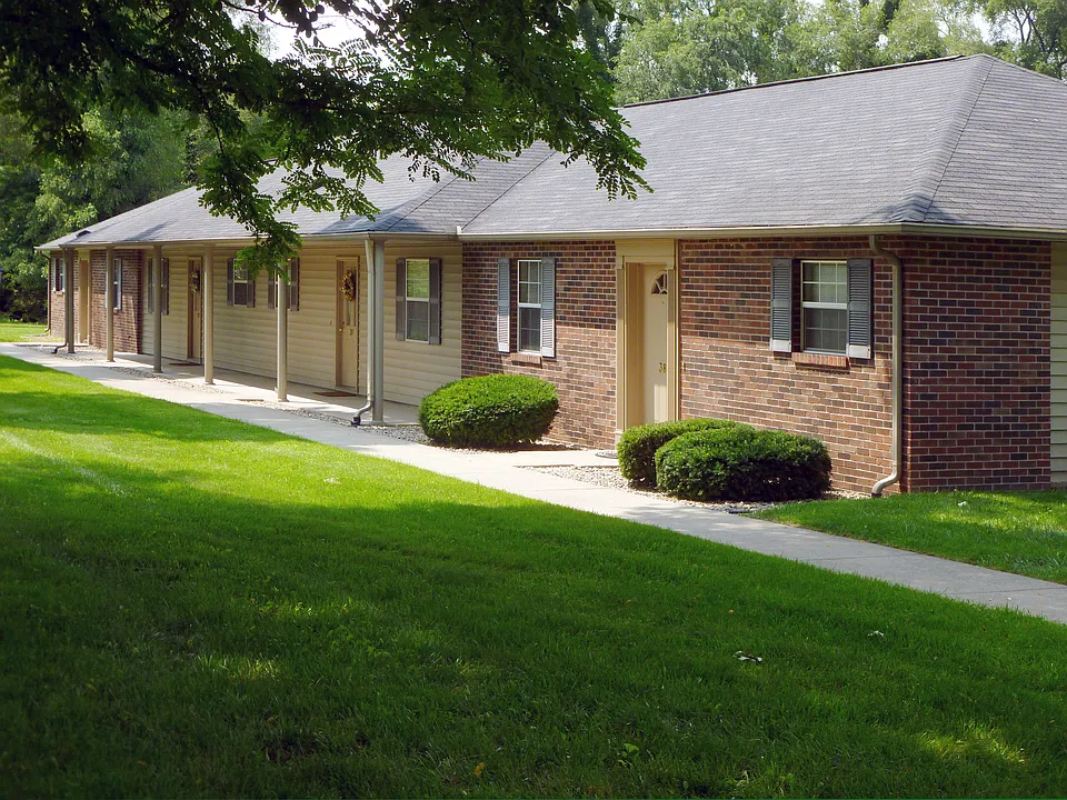 1251 S Fruitridge Ave
