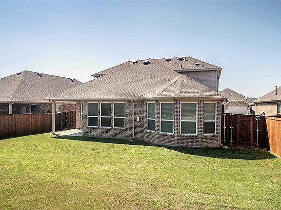 3rd image of 5512 Mount Joy Dr