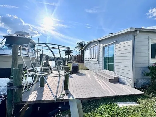 5545 Sir Walter Way, North Fort Myers, FL 33917