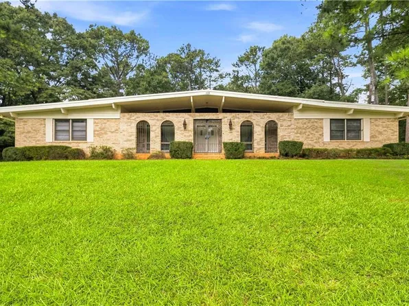 103 Club Ct, Stockbridge, GA 30281