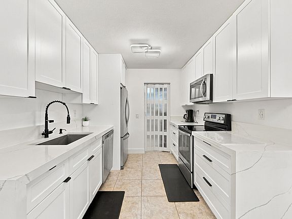 2nd image of 4999 SW 6th St