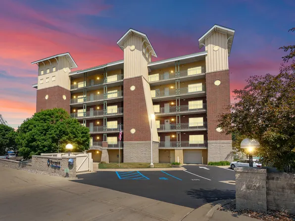 815 E Wells St #403, South Haven, MI 49090