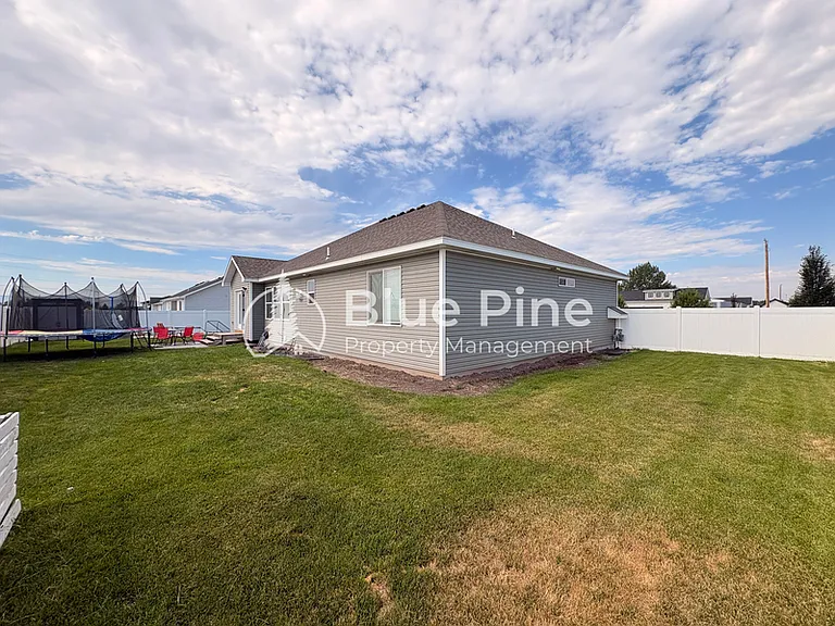 1890 Mesa Canyon Dr — Photo 33