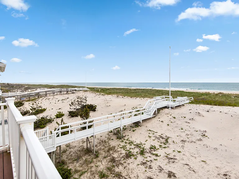 863 Dune Rd — Photo 45
