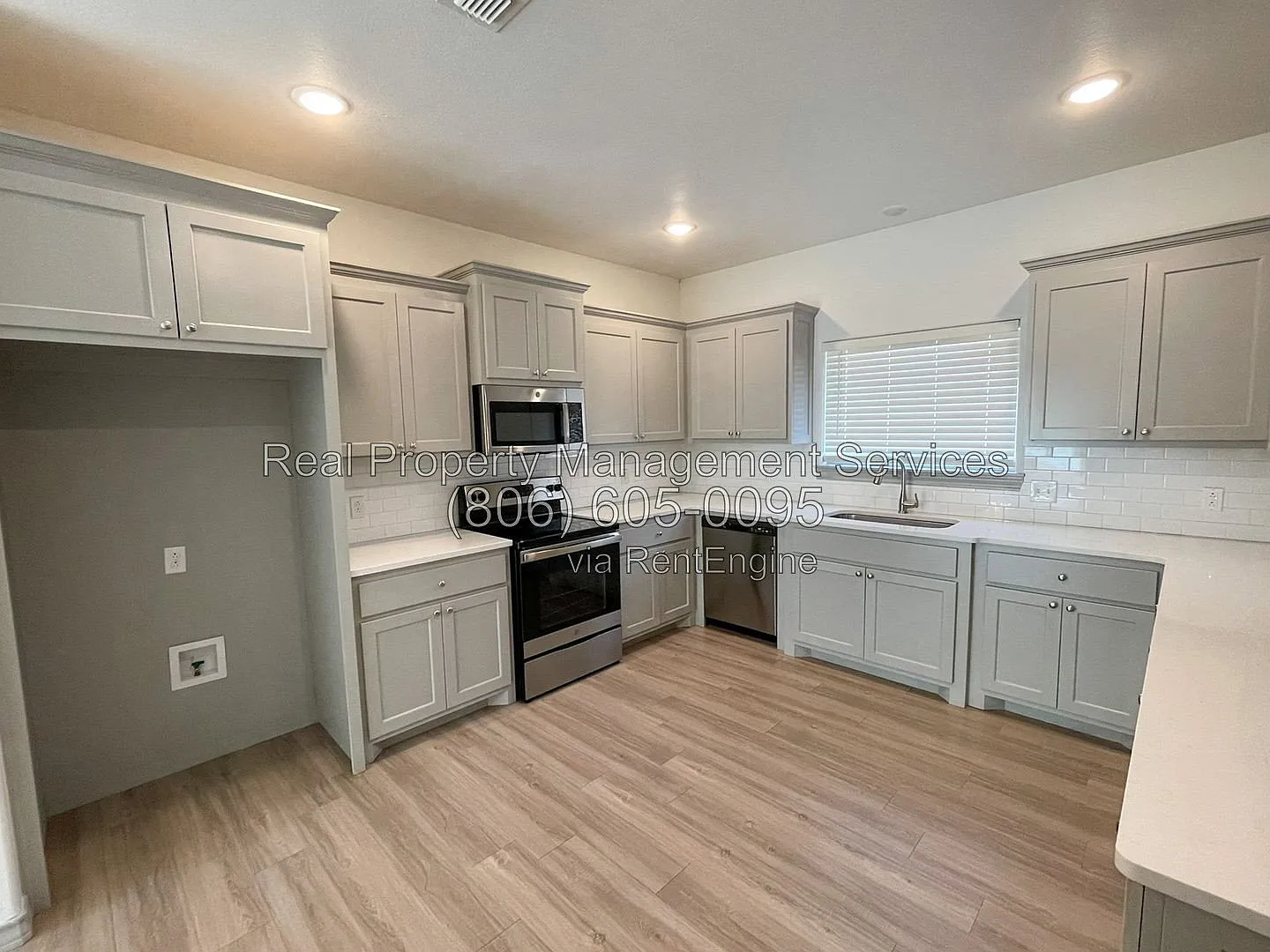 4 bed, 3.0 bath, 2437 sqft, $2,050 — Photo 4
