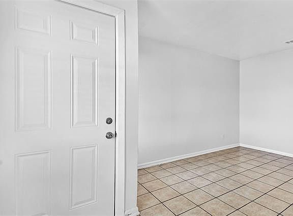 5th image of 318 Hilltop Ave #A