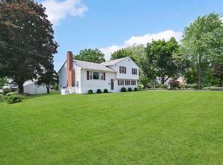 1 Old Village Rd, Bloomfield, CT 06002