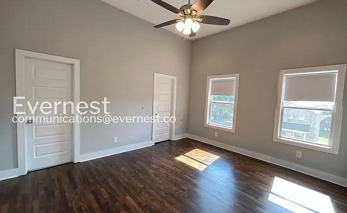 2115 Burns St — Photo 11