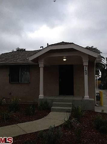1st image of 749 W 106th St