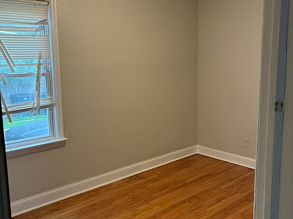 5th image of 14867 Wildemere St