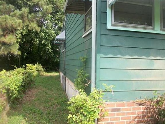 3rd image of 2510 Glenlea Ave