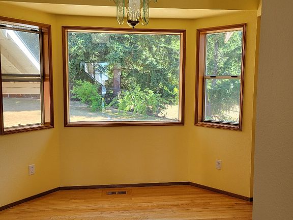 5th image of 20112 107th Street Ct E