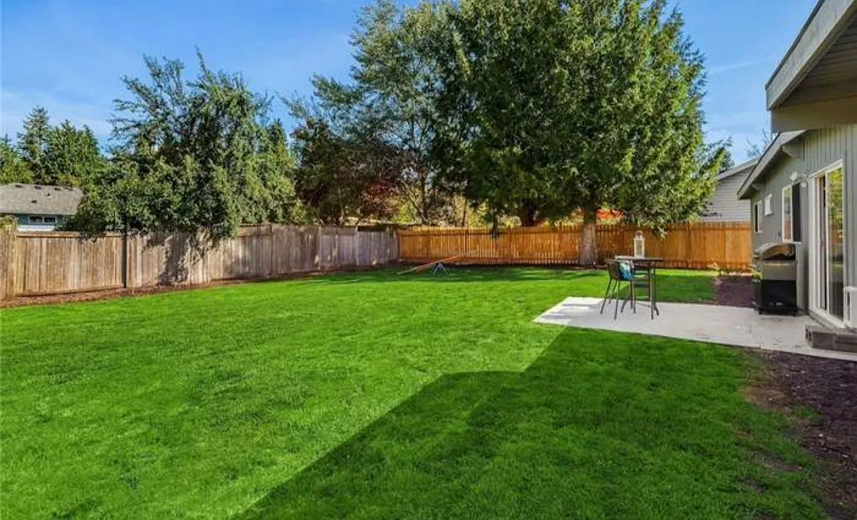 4 bed, 1220 sqft, $3,100 — Photo 3