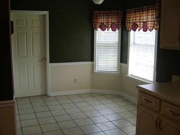 4th image of 4323 Hampton Dr