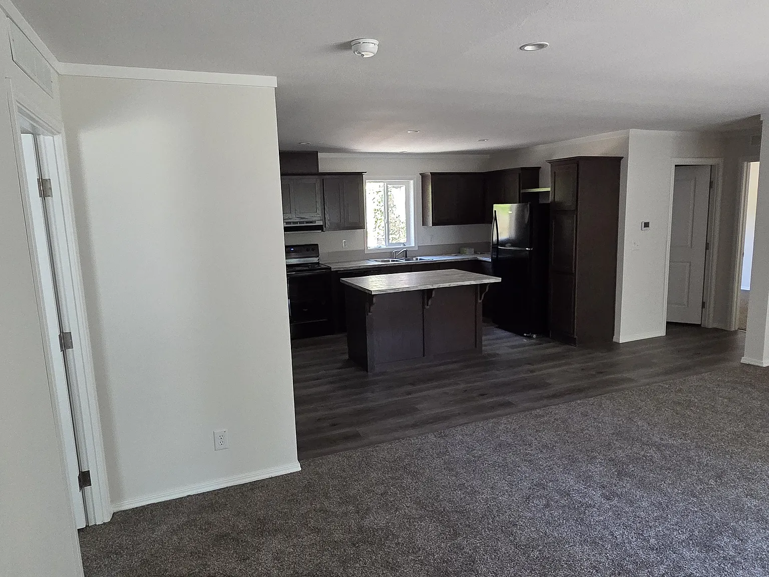 3 bed, 1280 sqft, $2,000 — Photo 3