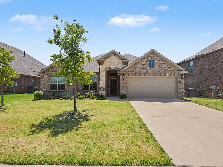 312 Eagle Rdg — Photo 2
