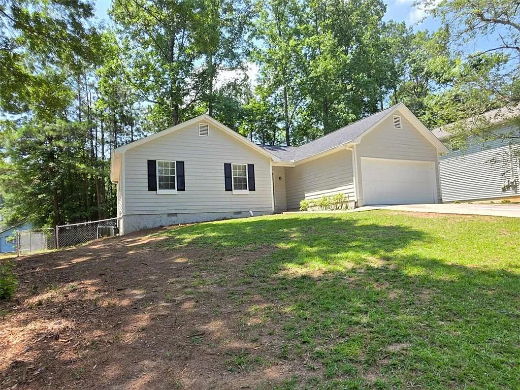 3 bed, 2.0 bath, $1,750 — Photo 3