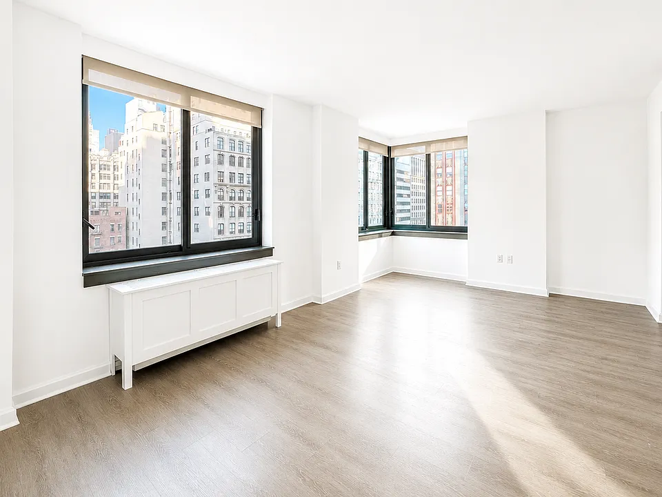 35 W 33rd St #14B