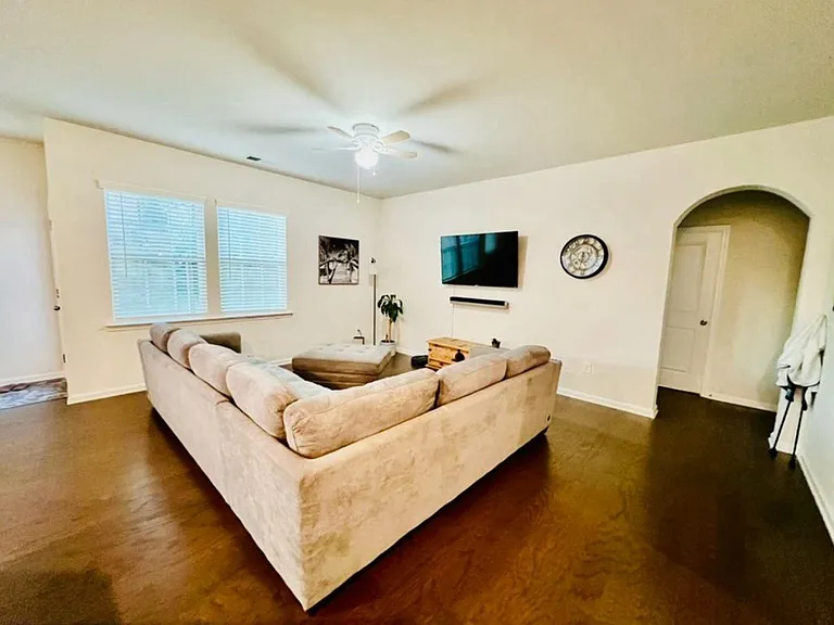 3020 Deep River Way — Photo 4