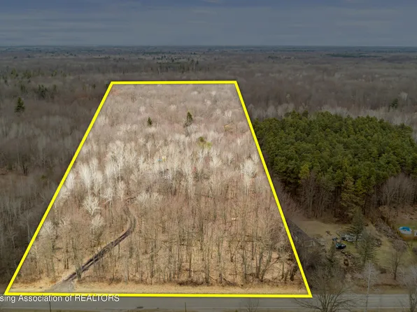 9473 E Broomfield Rd, Mount Pleasant, MI 48858