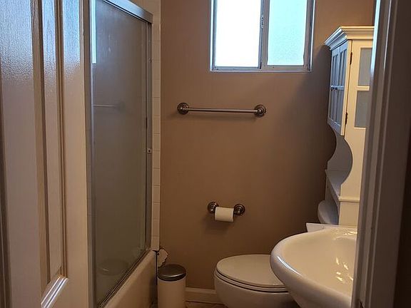 4th image of 951 Turquoise St #2