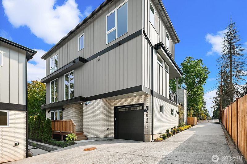 3rd image of 2030 NE 123rd Street