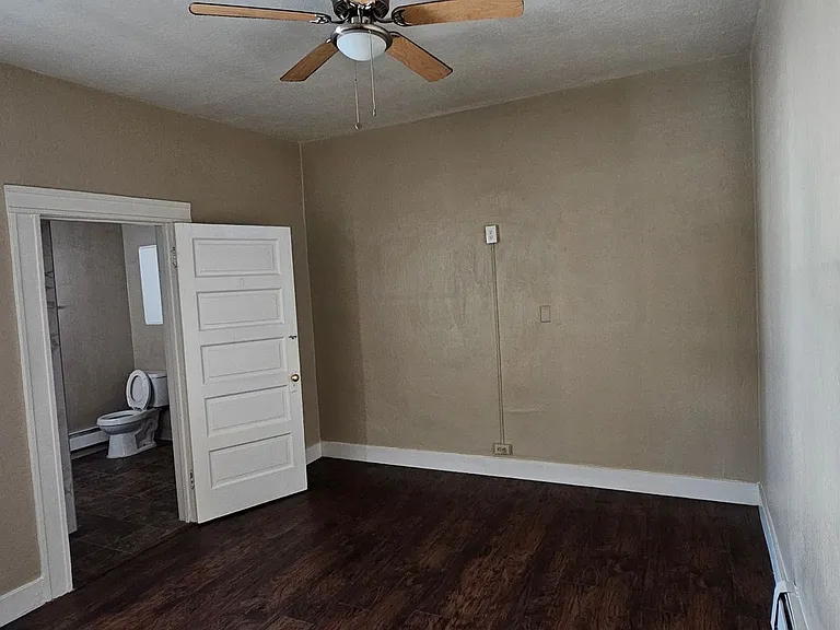 244 Hill St — Photo 4