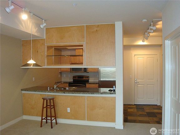 2nd image of 300 110th Ave NE APT 311