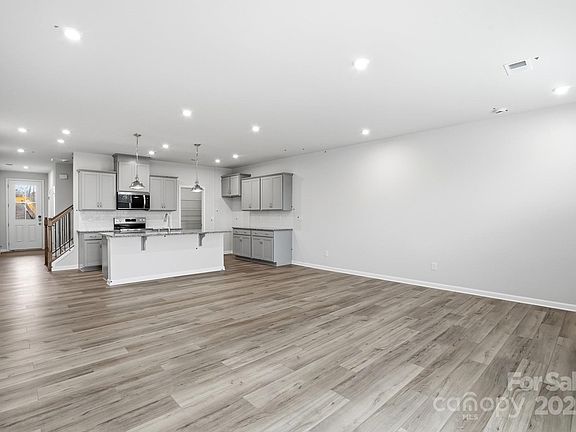 3rd image of 2131 Vinyasa Ln