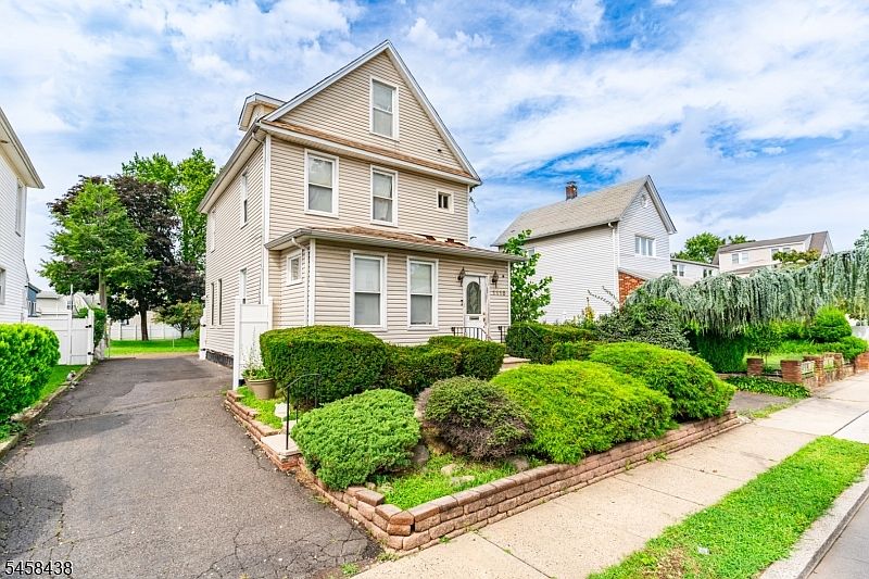 1st image of 1118 Woodruff Ave