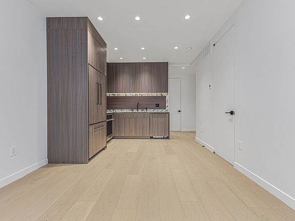 2nd image of 453 Hudson St #2A
