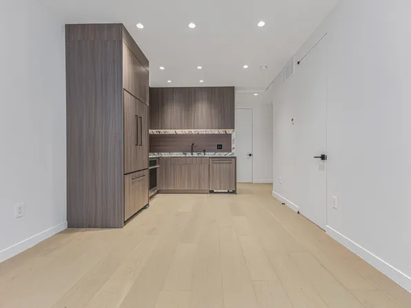 453 Hudson Street image 2 of 8