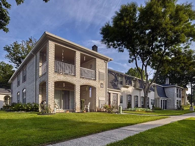 Willowyck Apartments Exterior