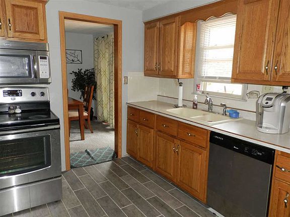 5th image of 2154 Wilshire Dr