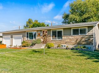 1003 S 49th Ave, Yakima, WA 98908