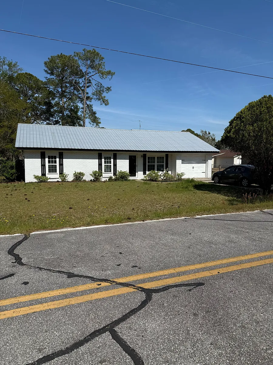 Building Photo - 656 Mahoney Rd