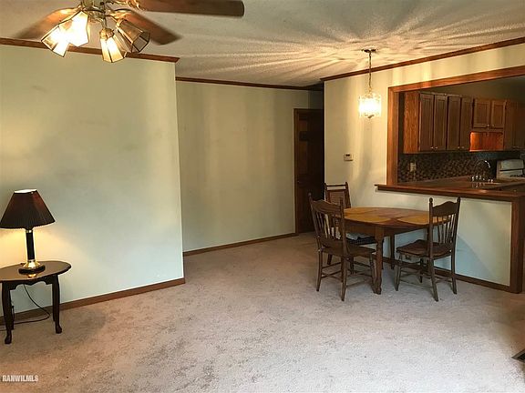 4th image of 13 Hickory Dr