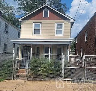 109 Seaman St photo 1