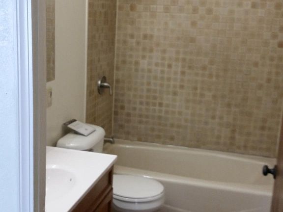 5th image of 1320 Concord Ave