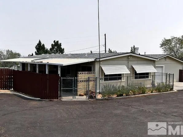 6000 Smokey Canyon Dr, Sun Valley, NV 89433