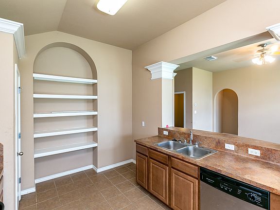 5th image of 3809 Los Arroyos Dr