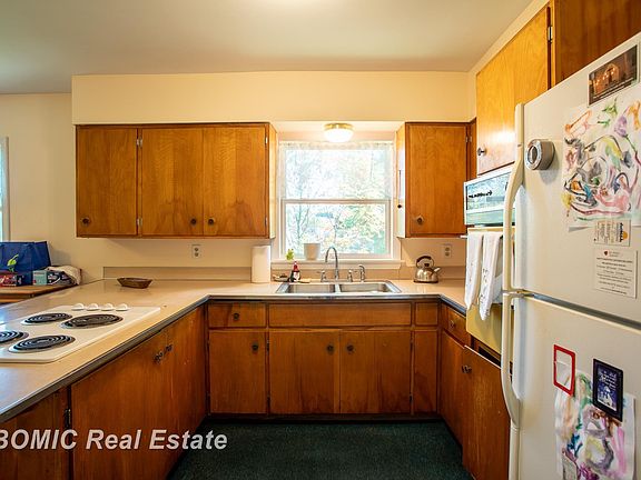 3rd image of 3825 Egan St