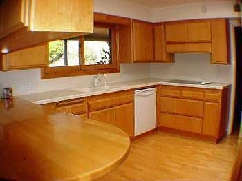 5th image of 403 Hills Lane Dr
