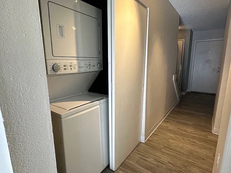 Academy Heights Apartments — Photo 28