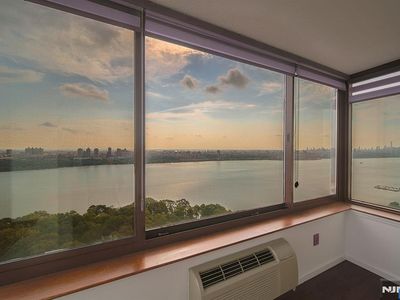 100 Old Palisade Rd APT 3303, Fort Lee, NJ, 07024