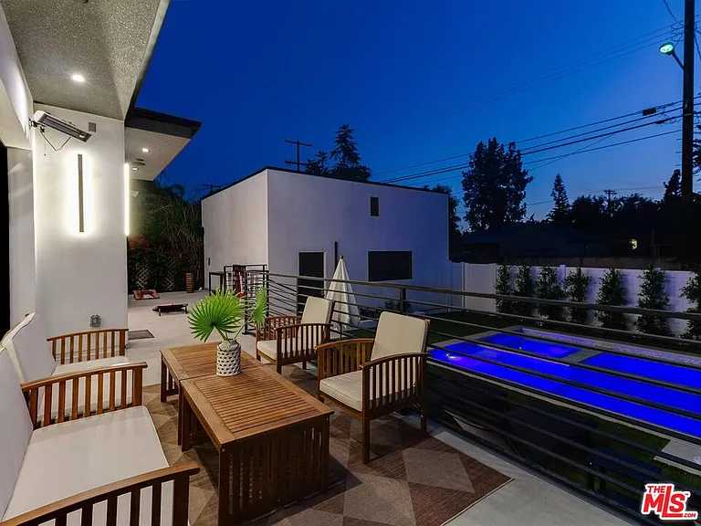5929 Hesperia Ave — Photo 64