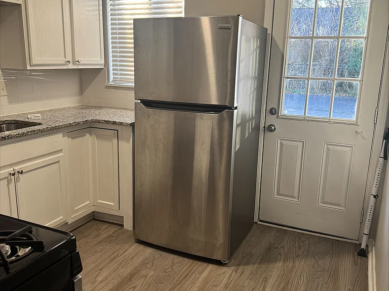 Greenline Apartments — Photo 4