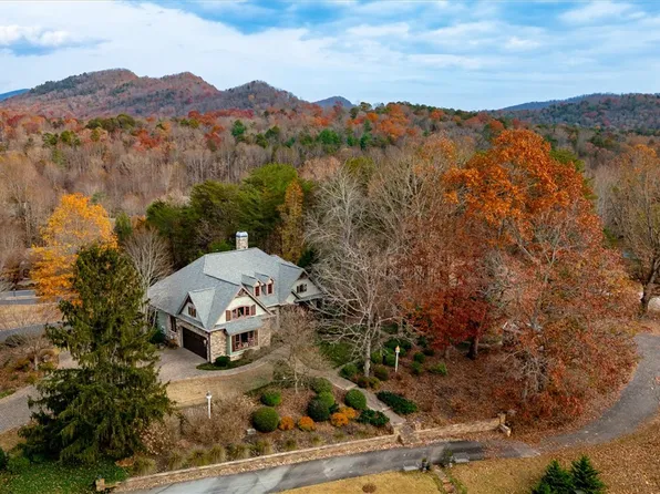 209 Courtside Trl, Travelers Rest, SC 29690